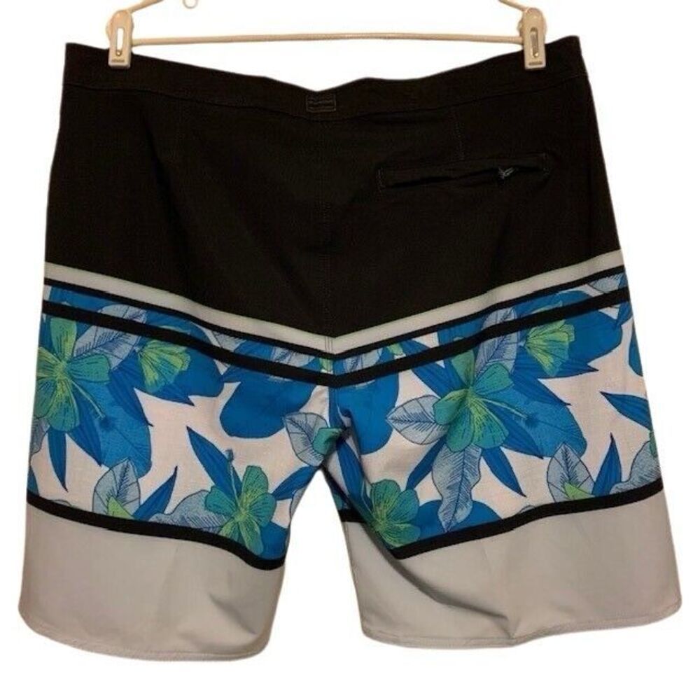 BURNSIDE SIZE 38 FLORAL BOARD SHORTS